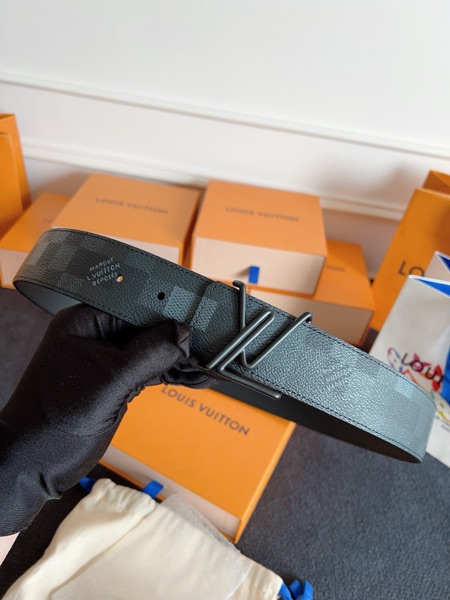 LOUIS VUITTON Dimension Belt-817